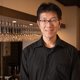オーナーシェフ兼ソムリエ 蒲生弘明