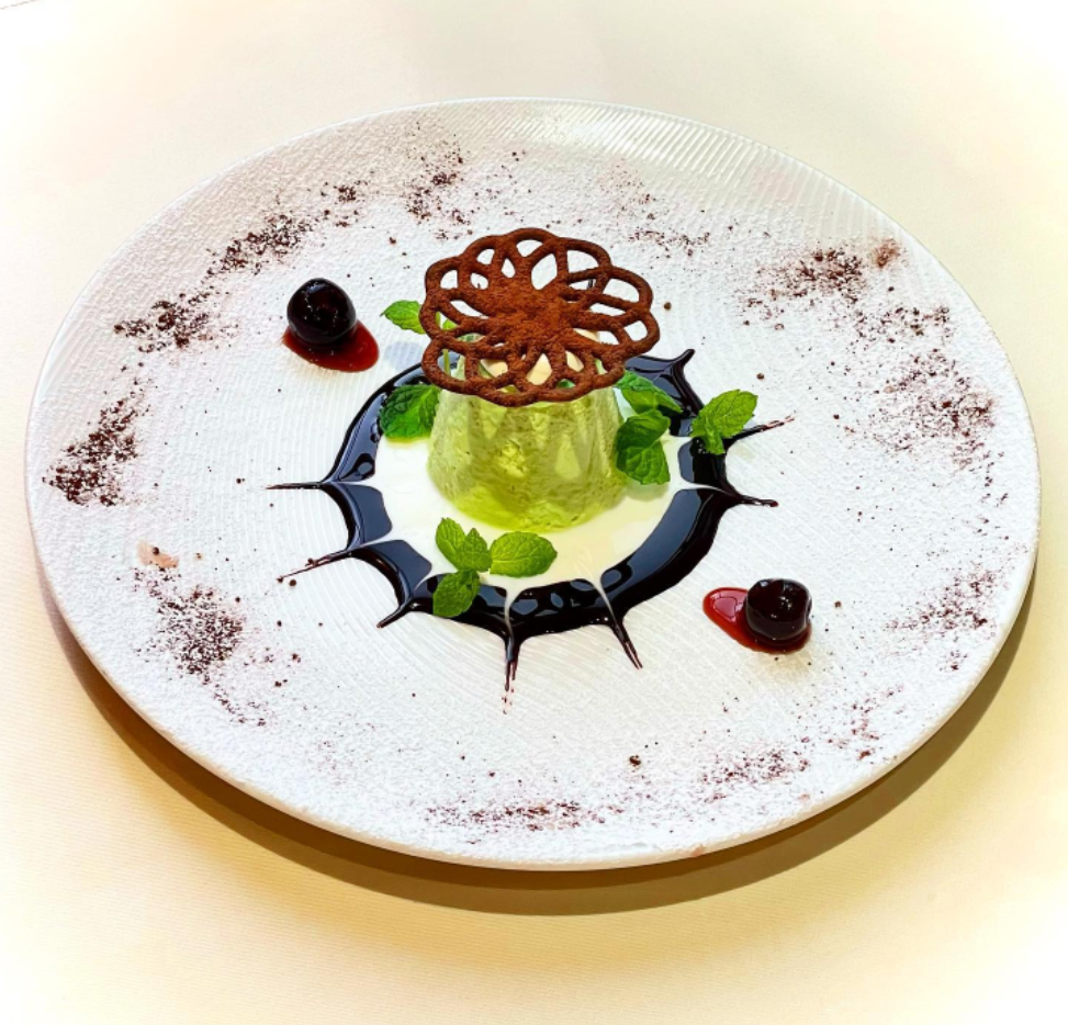 夏らしいデザートが完成いたしました ミントのババロア チョコソースを添えて 22 05 27 東京神楽坂 で本場ヴェネチア北イタリア 料理リストランテステファノ