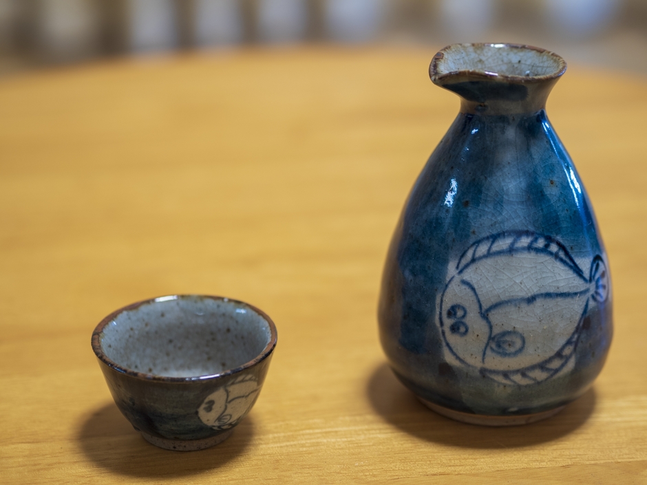 カウンター席でのんびり一人飲み
