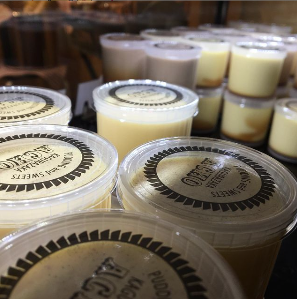 Acho Pudding メリークリスマスイヴ 本日も着々とショーケースにプリンが並びはじめました たくさんの ご予約ありがとうございます 12 24 Acho Kagurazaka